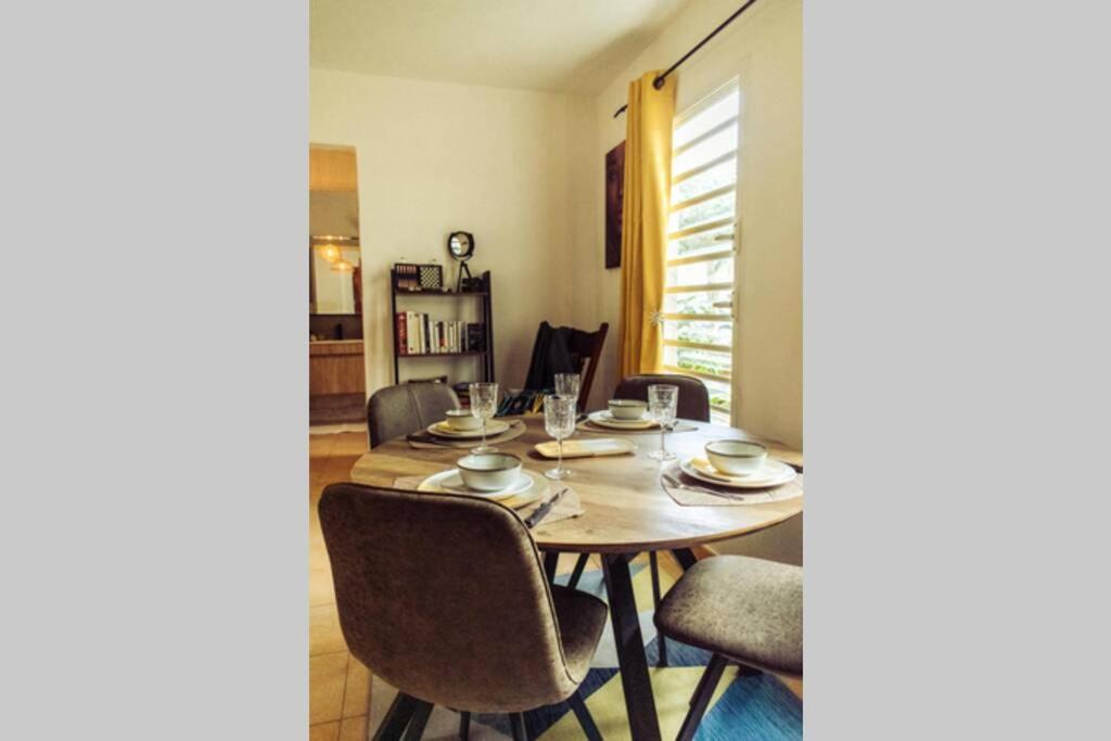 L'Ile Au Paon - Appartement T2 Avec Piscine Et Parking Les Abymes Exteriör bild