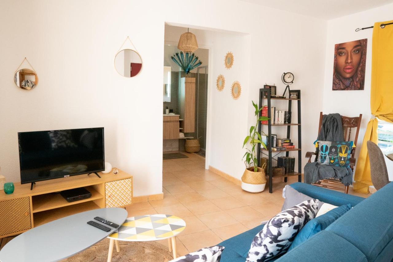 L'Ile Au Paon - Appartement T2 Avec Piscine Et Parking Les Abymes Exteriör bild